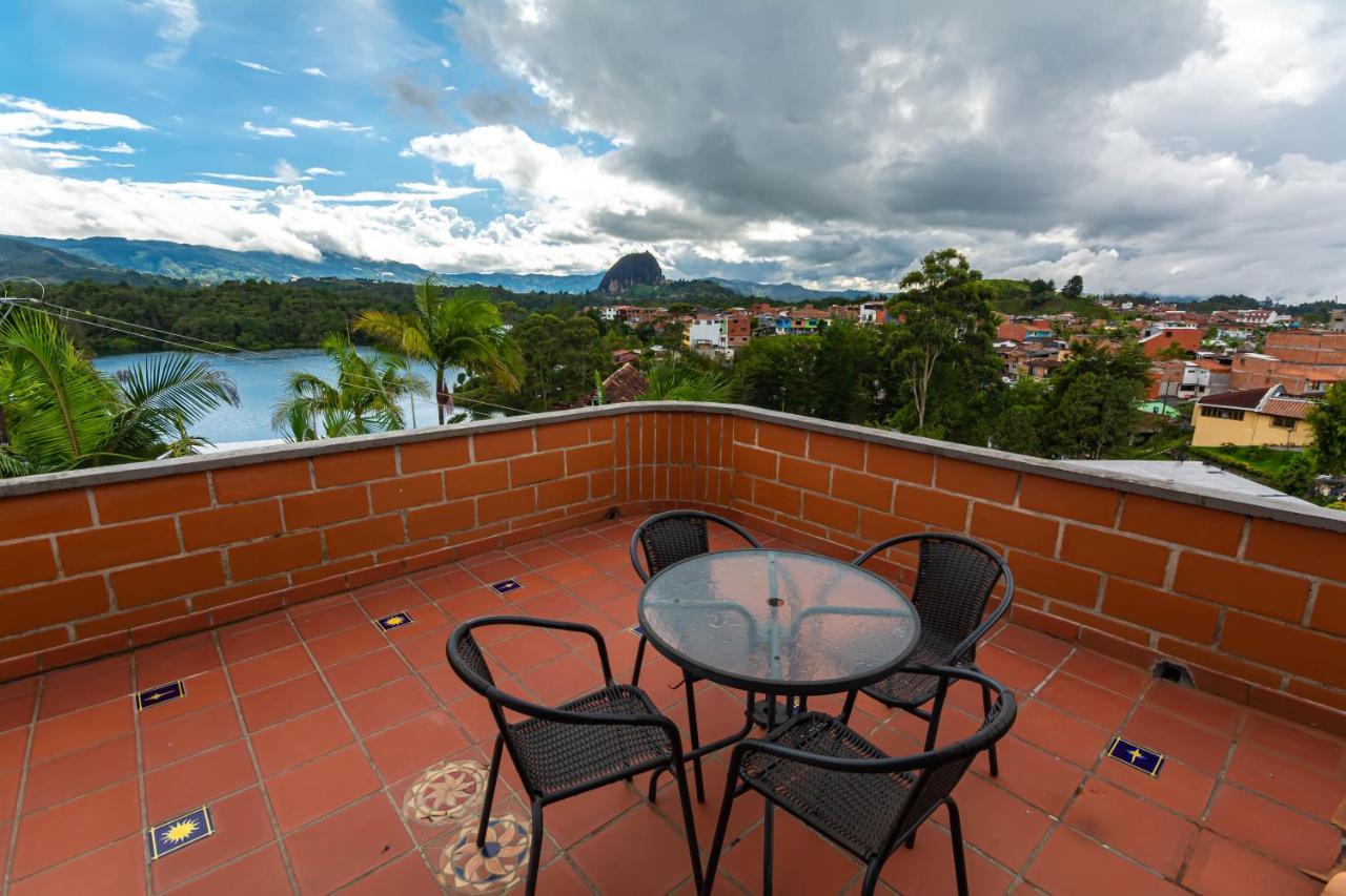 Hotel Le Chateau Guatapé Kültér fotó