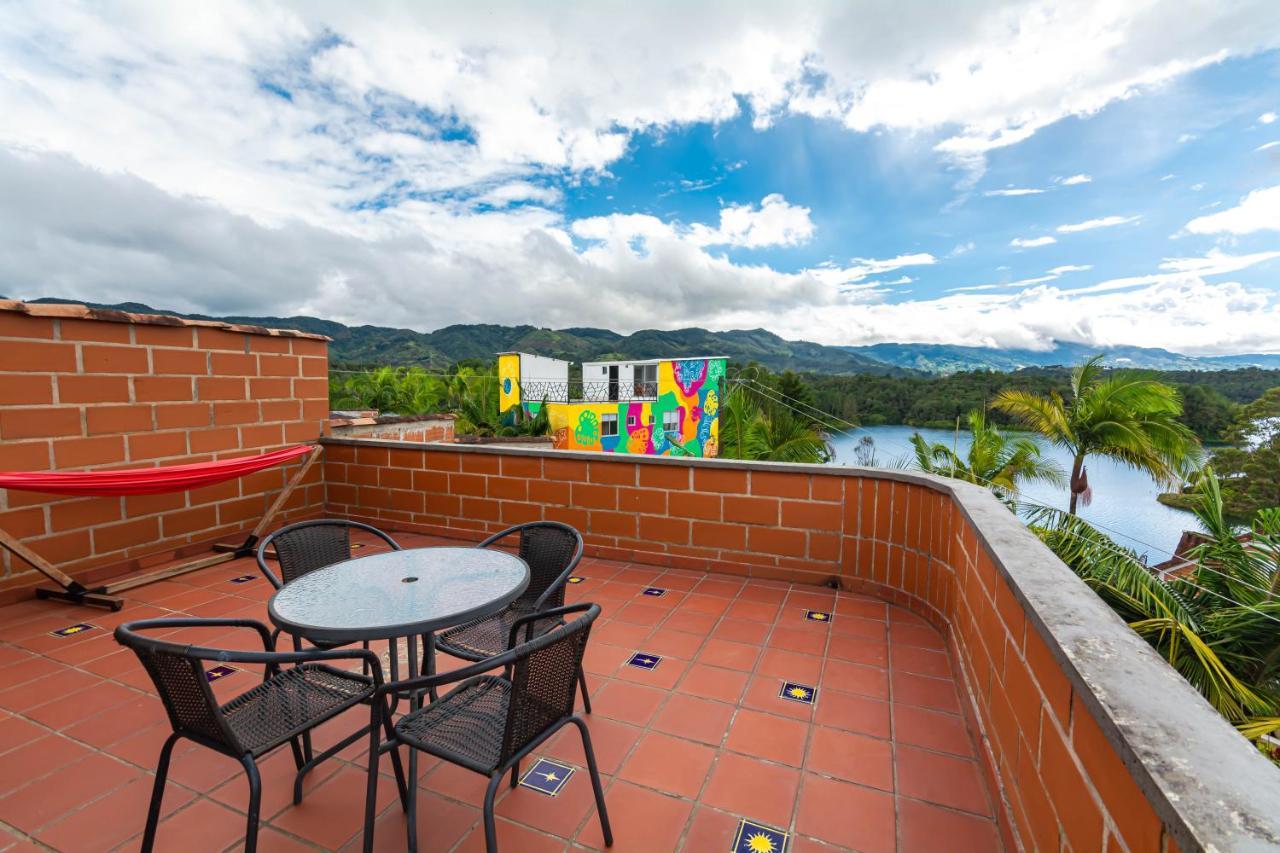 Hotel Le Chateau Guatapé Kültér fotó
